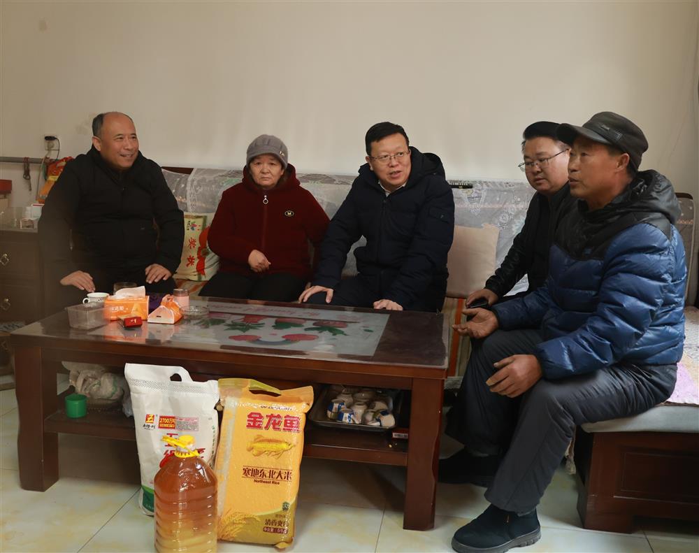 新春送溫暖 幫扶顯擔(dān)當(dāng)！ 濟(jì)南產(chǎn)發(fā)集團(tuán)走訪慰問“第一書記”幫扶村